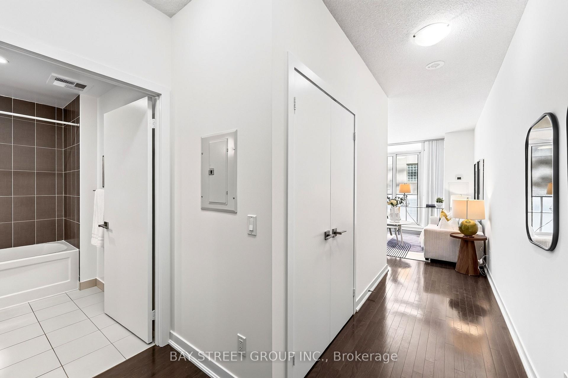 Photo 21 of Unit 709, 770 Bay Street, Toronto, Bay Street Corridor — HOMEH