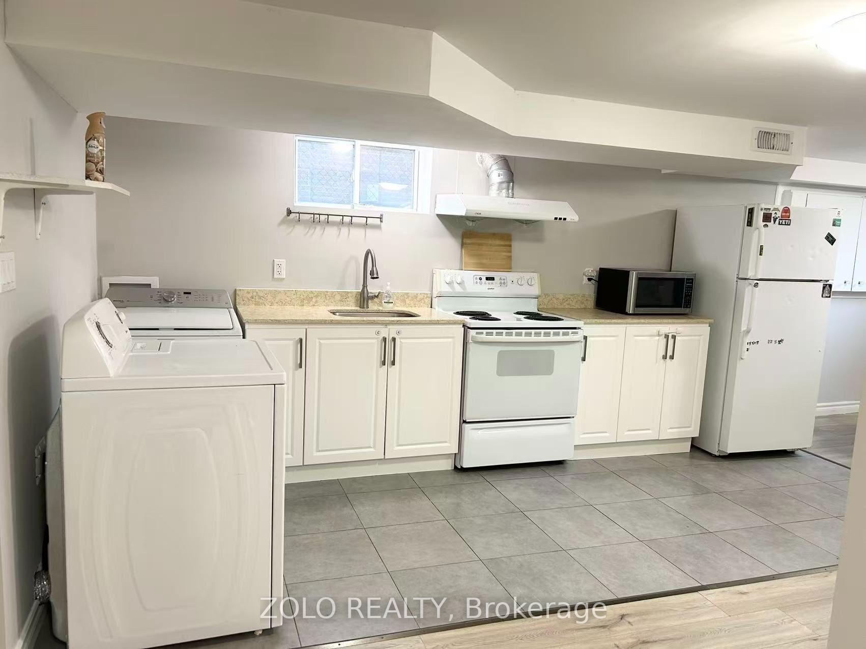 Photo 4 of 157 Hillcrest Drive, Whitby, Downtown Whitby — HOMEH