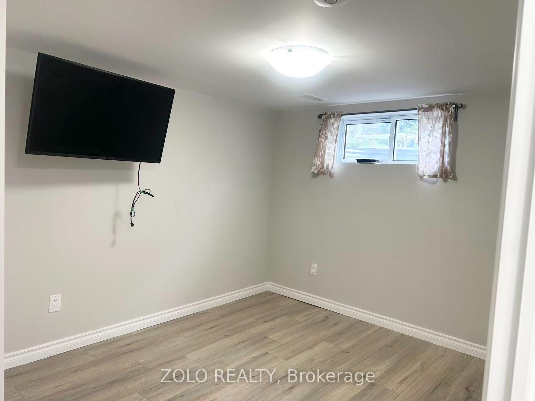 Photo 8 of 157 Hillcrest Drive, Whitby, Downtown Whitby — HOMEH