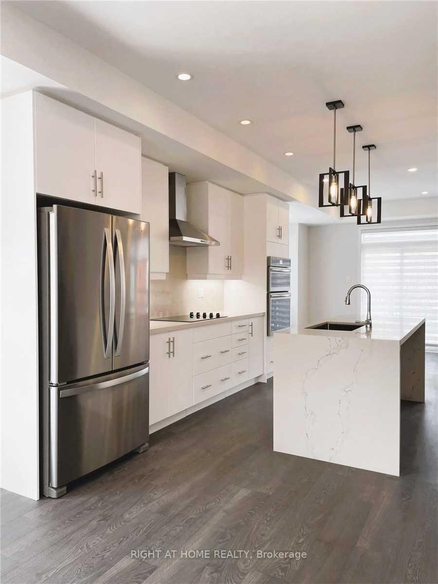 Photo 9 of 125 Crimson Forest Drive, Vaughan, Patterson — HOMEH