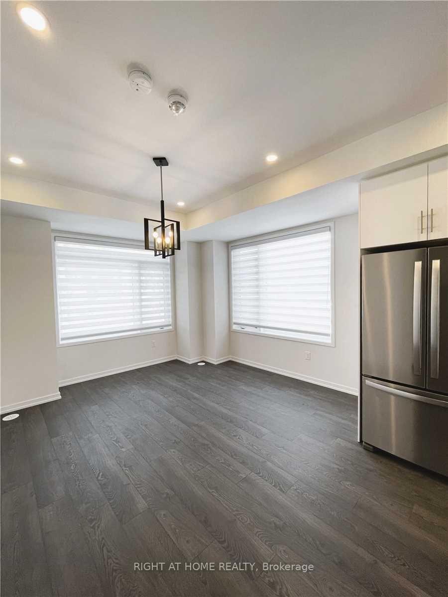 Photo 10 of 125 Crimson Forest Drive, Vaughan, Patterson — HOMEH