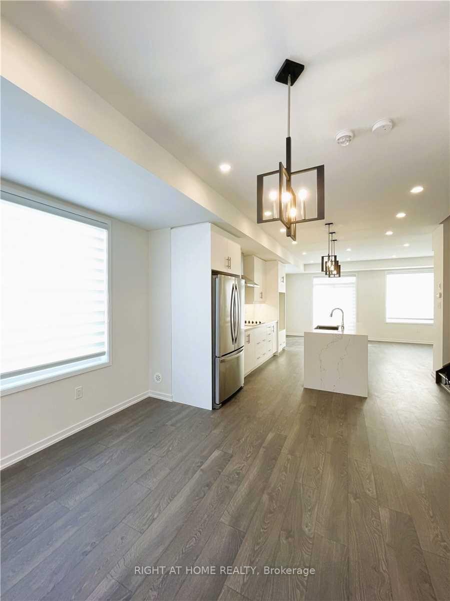 Photo 11 of 125 Crimson Forest Drive, Vaughan, Patterson — HOMEH