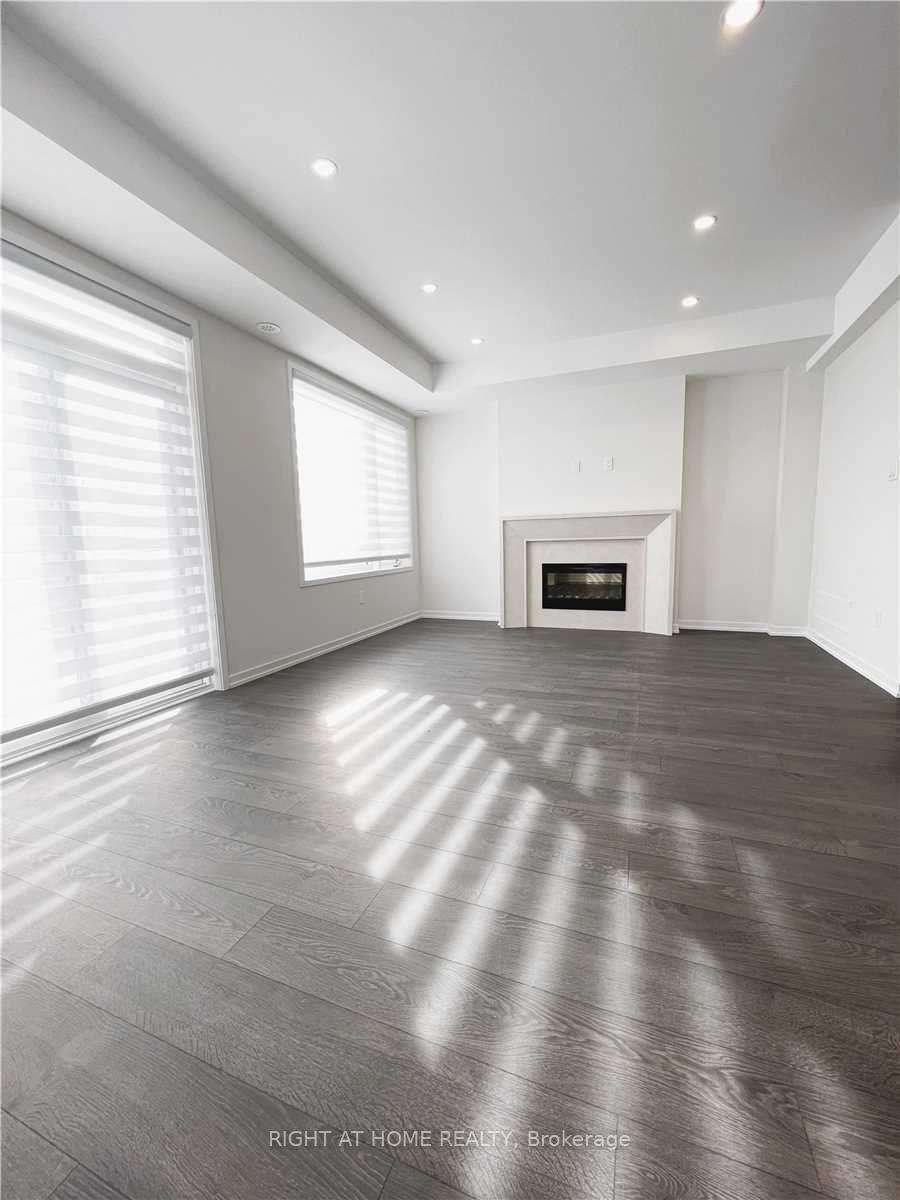 Photo 13 of 125 Crimson Forest Drive, Vaughan, Patterson — HOMEH