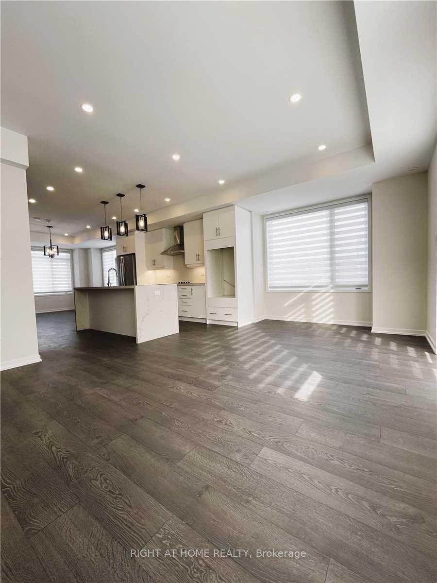 Photo 14 of 125 Crimson Forest Drive, Vaughan, Patterson — HOMEH