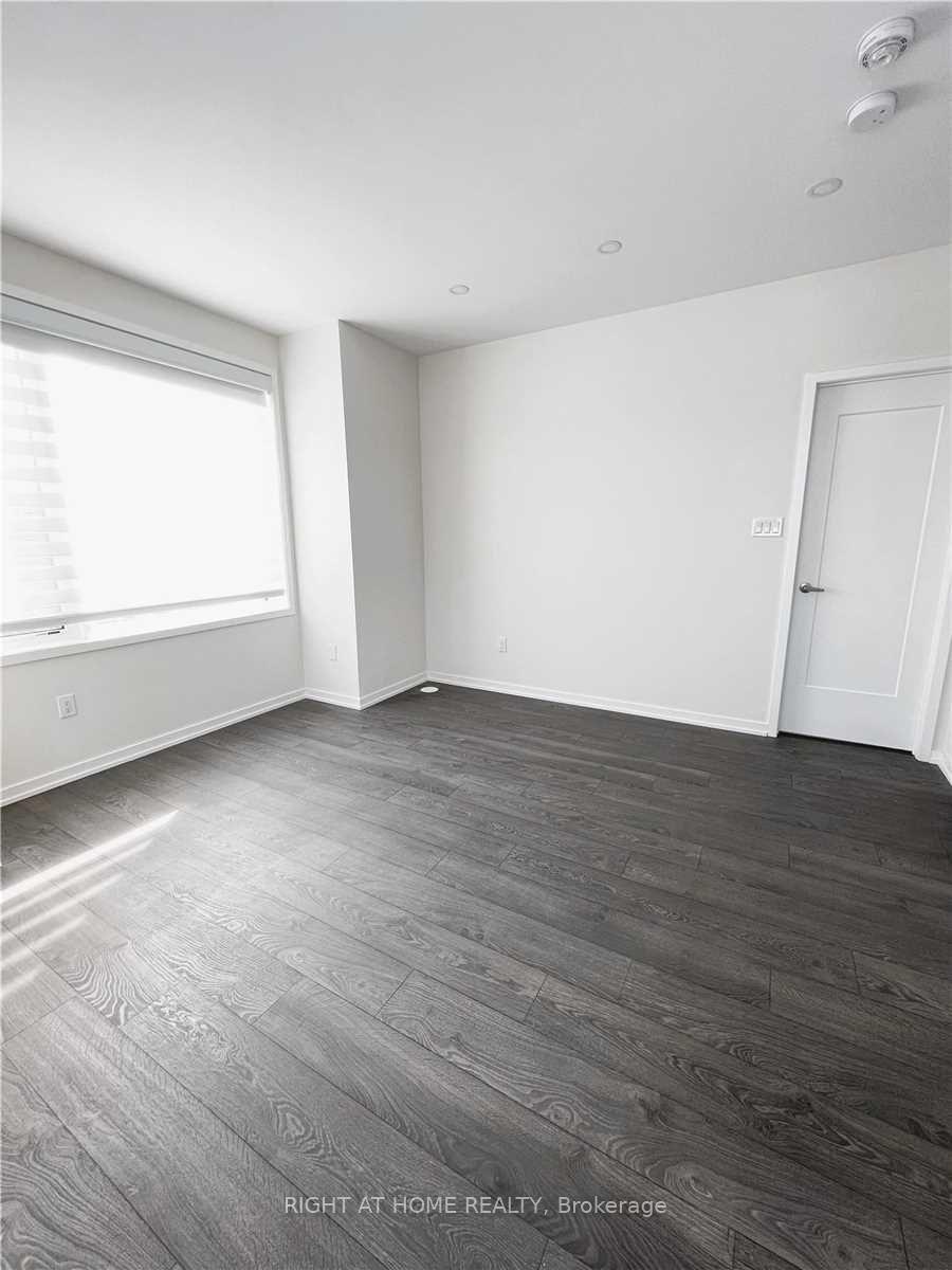 Photo 23 of 125 Crimson Forest Drive, Vaughan, Patterson — HOMEH
