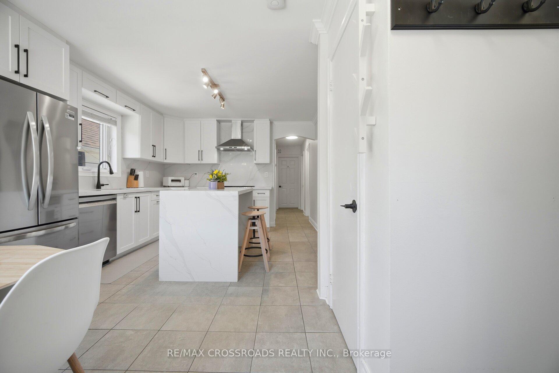 Photo 11 of 18 Adanac Drive, Scarborough, Cliffcrest — HOMEH