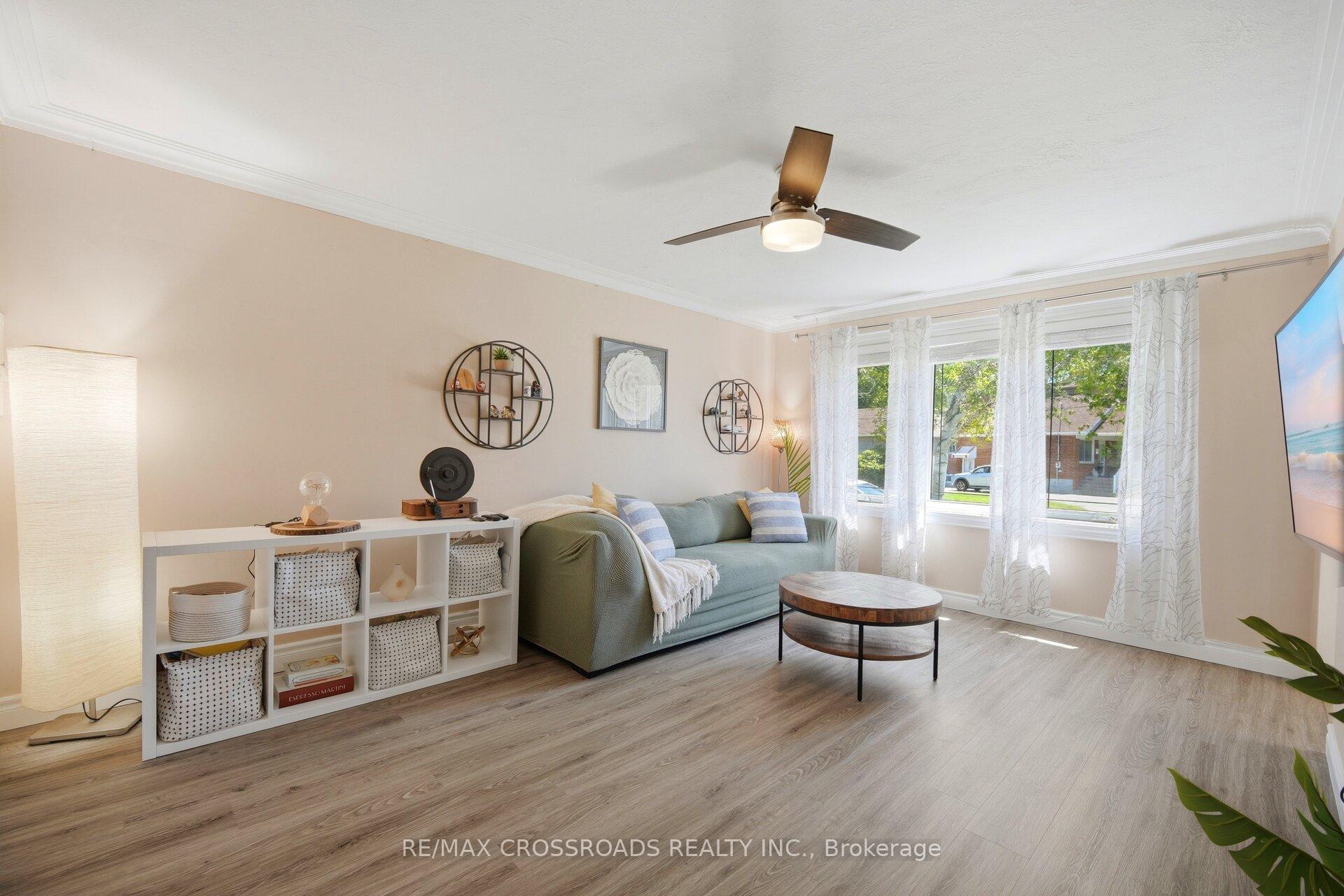 Photo 13 of 18 Adanac Drive, Scarborough, Cliffcrest — HOMEH