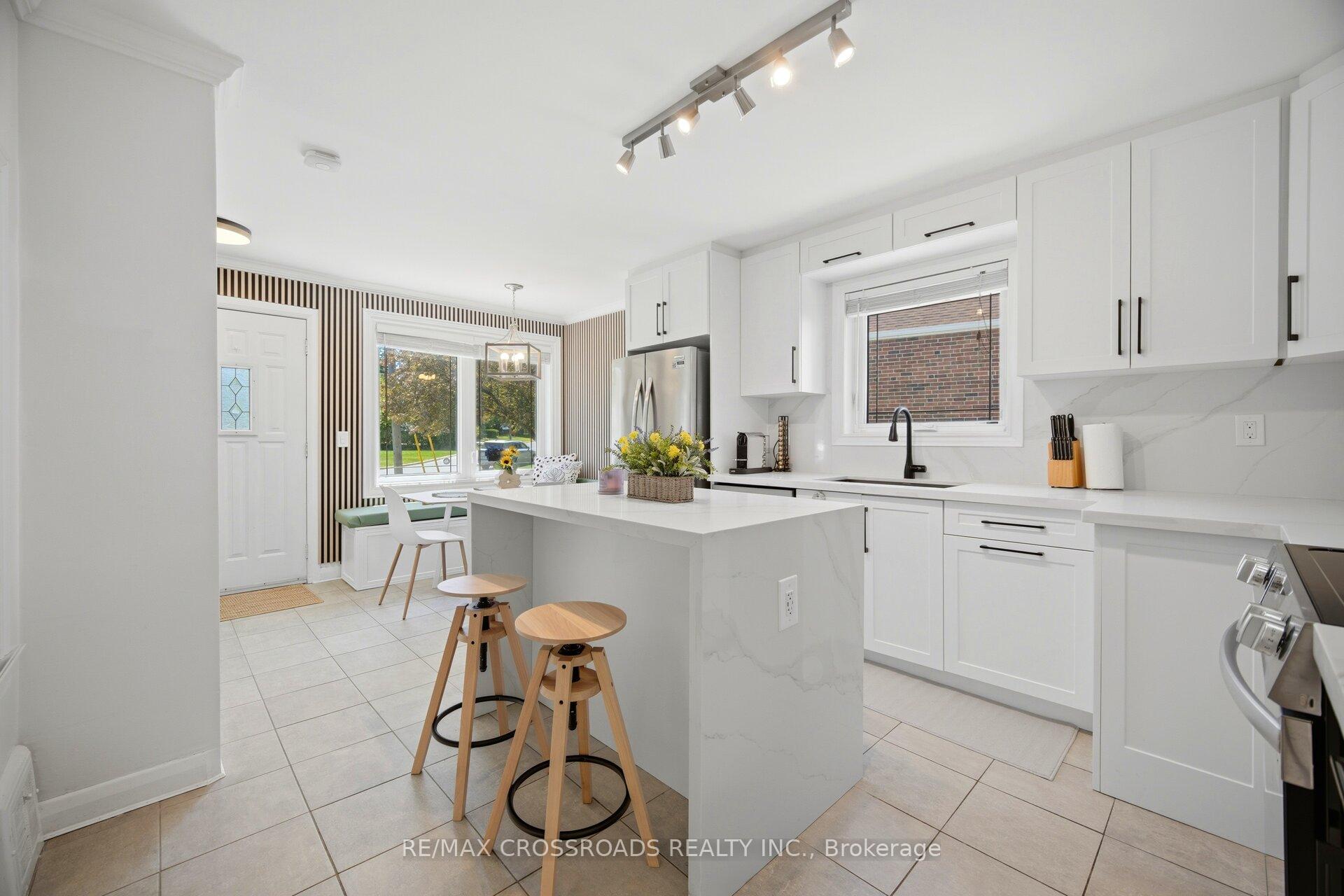 Photo 20 of 18 Adanac Drive, Scarborough, Cliffcrest — HOMEH