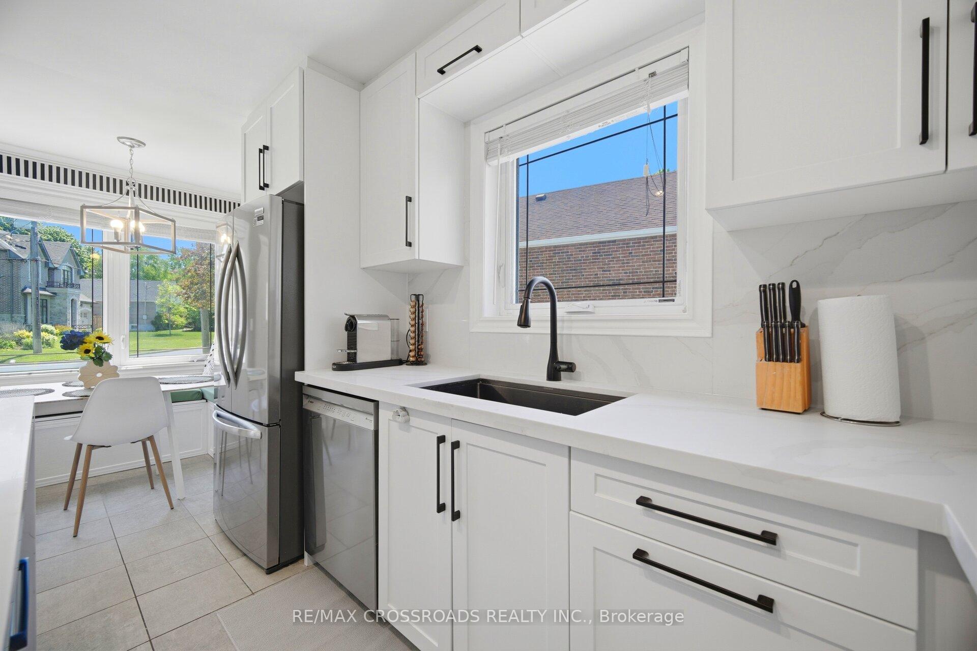 Photo 21 of 18 Adanac Drive, Scarborough, Cliffcrest — HOMEH