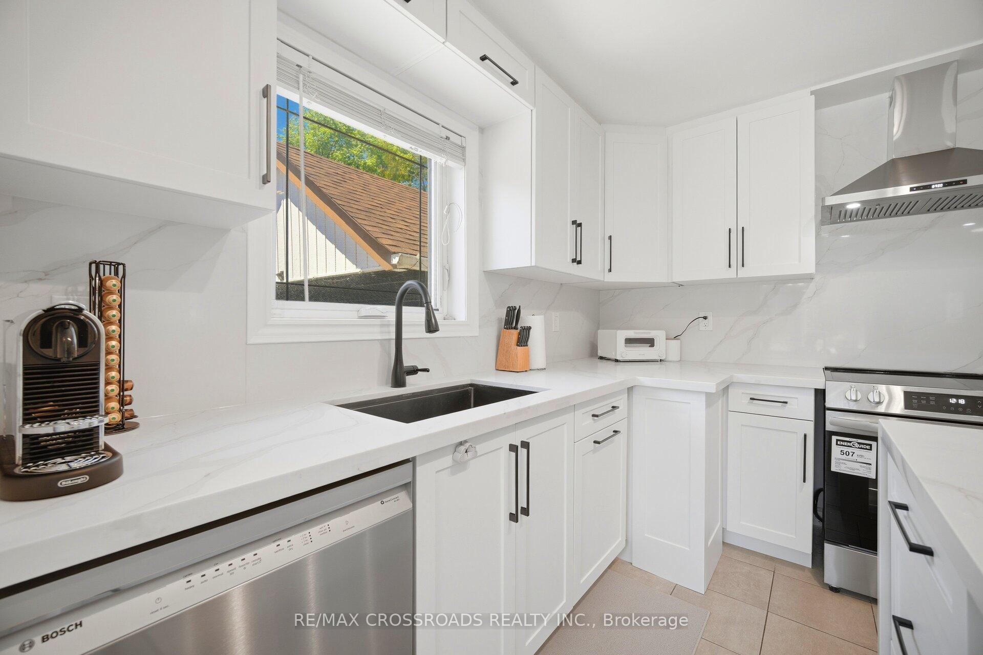 Photo 22 of 18 Adanac Drive, Scarborough, Cliffcrest — HOMEH