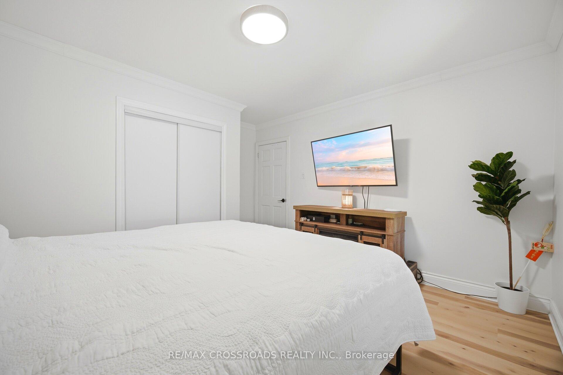 Photo 26 of 18 Adanac Drive, Scarborough, Cliffcrest — HOMEH