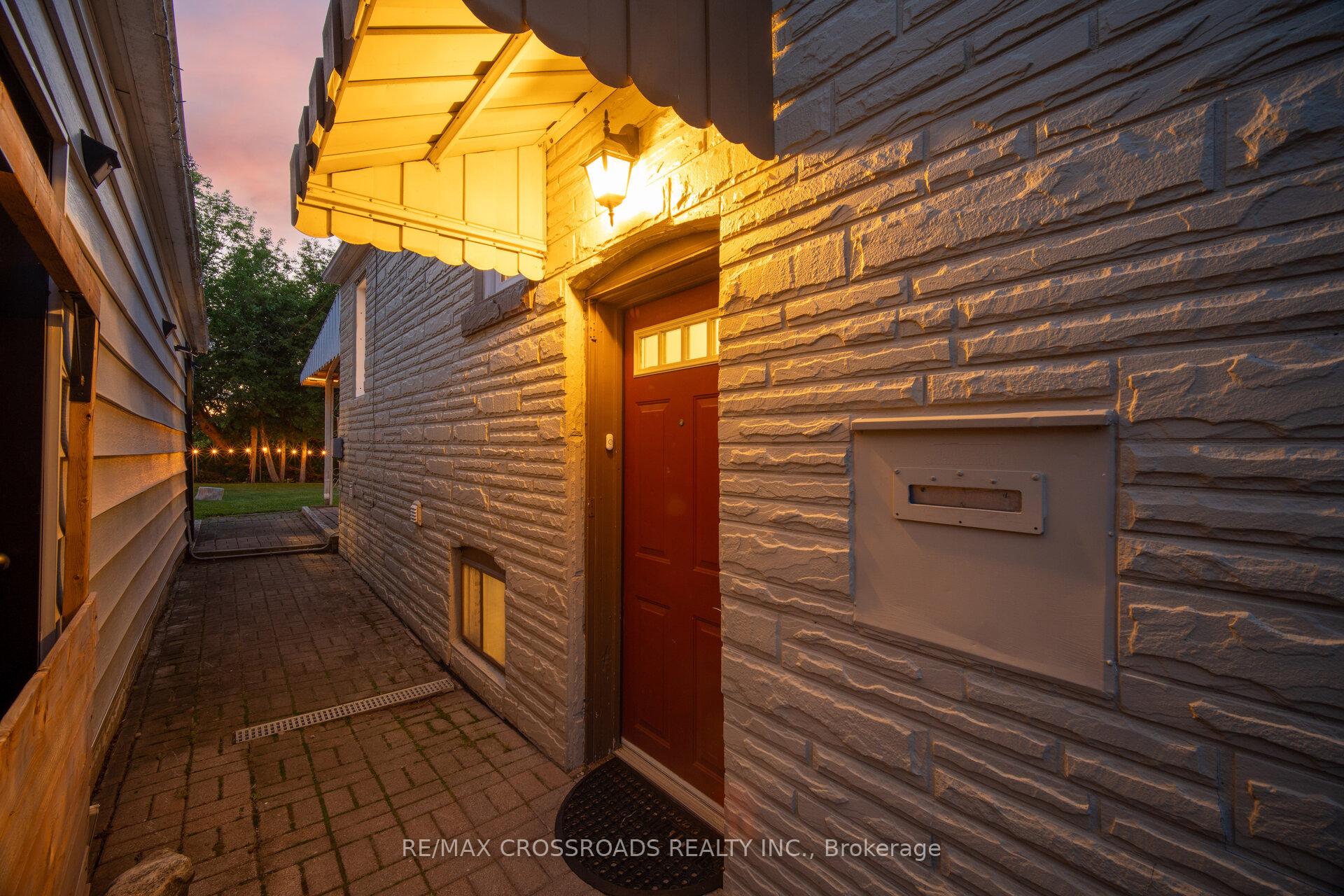 Photo 32 of 18 Adanac Drive, Scarborough, Cliffcrest — HOMEH
