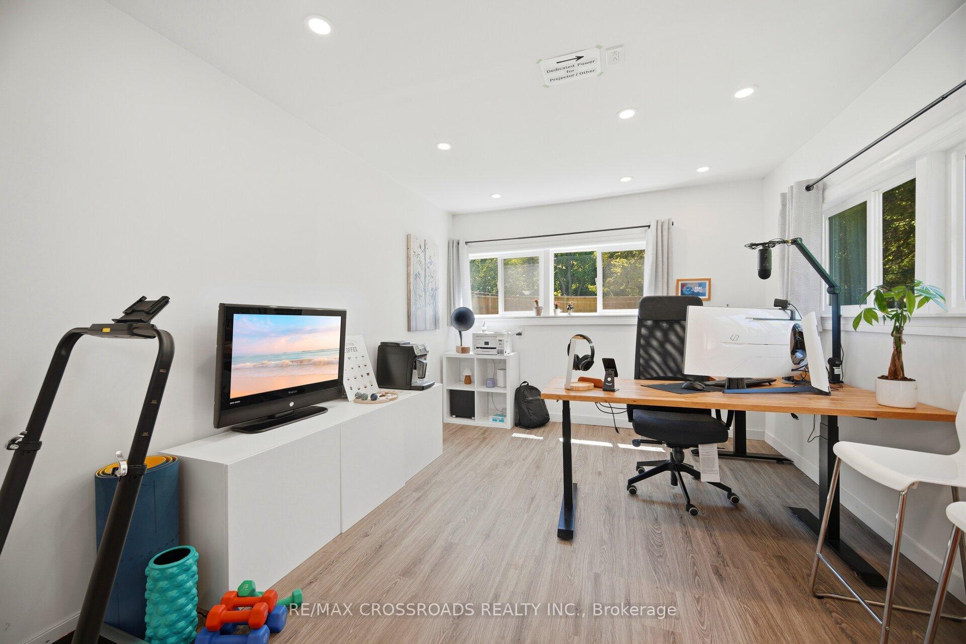 Photo 34 of 18 Adanac Drive, Scarborough, Cliffcrest — HOMEH