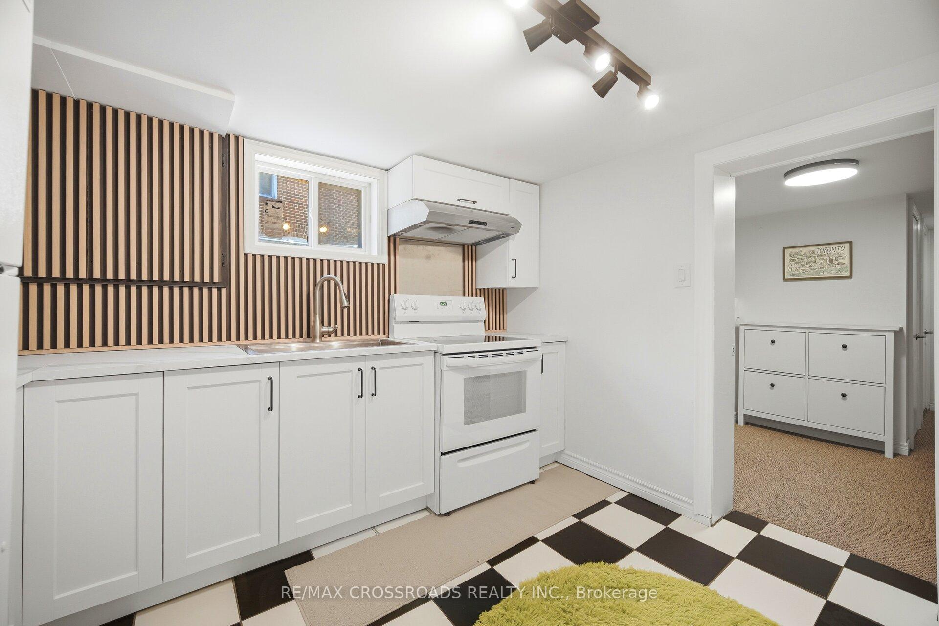 Photo 38 of 18 Adanac Drive, Scarborough, Cliffcrest — HOMEH