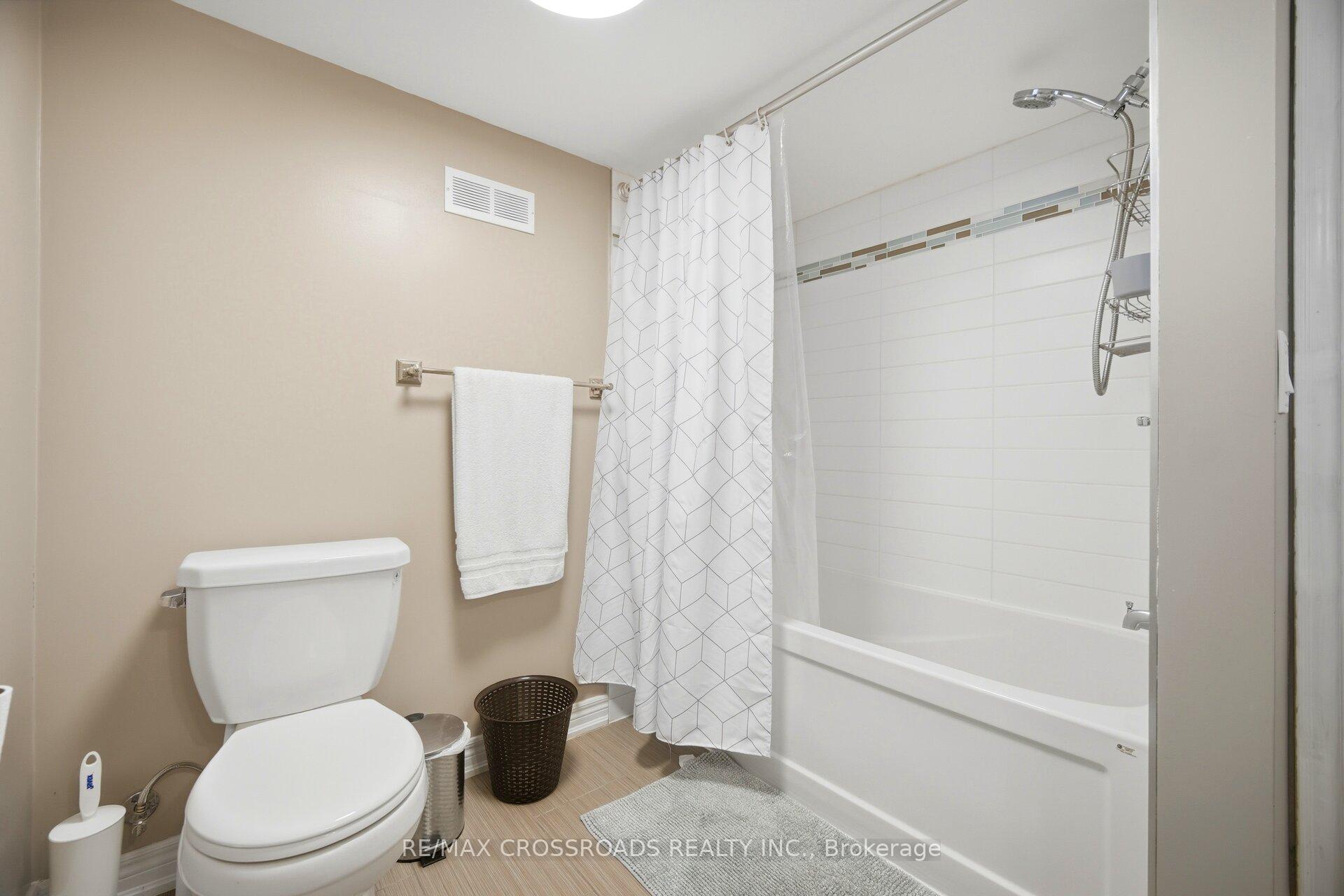 Photo 41 of 18 Adanac Drive, Scarborough, Cliffcrest — HOMEH