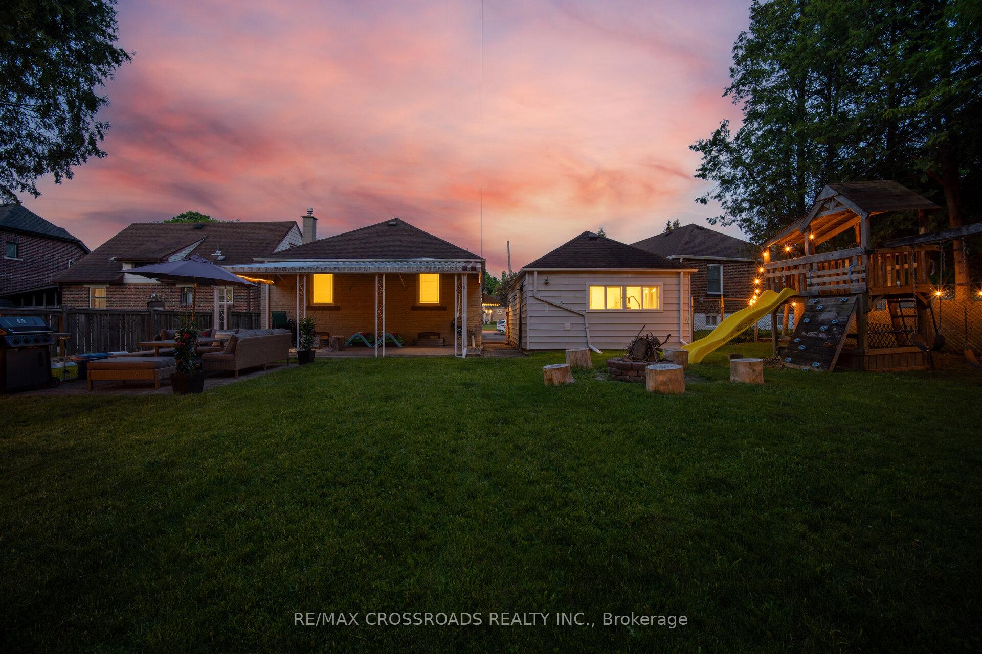 Photo 43 of 18 Adanac Drive, Scarborough, Cliffcrest — HOMEH