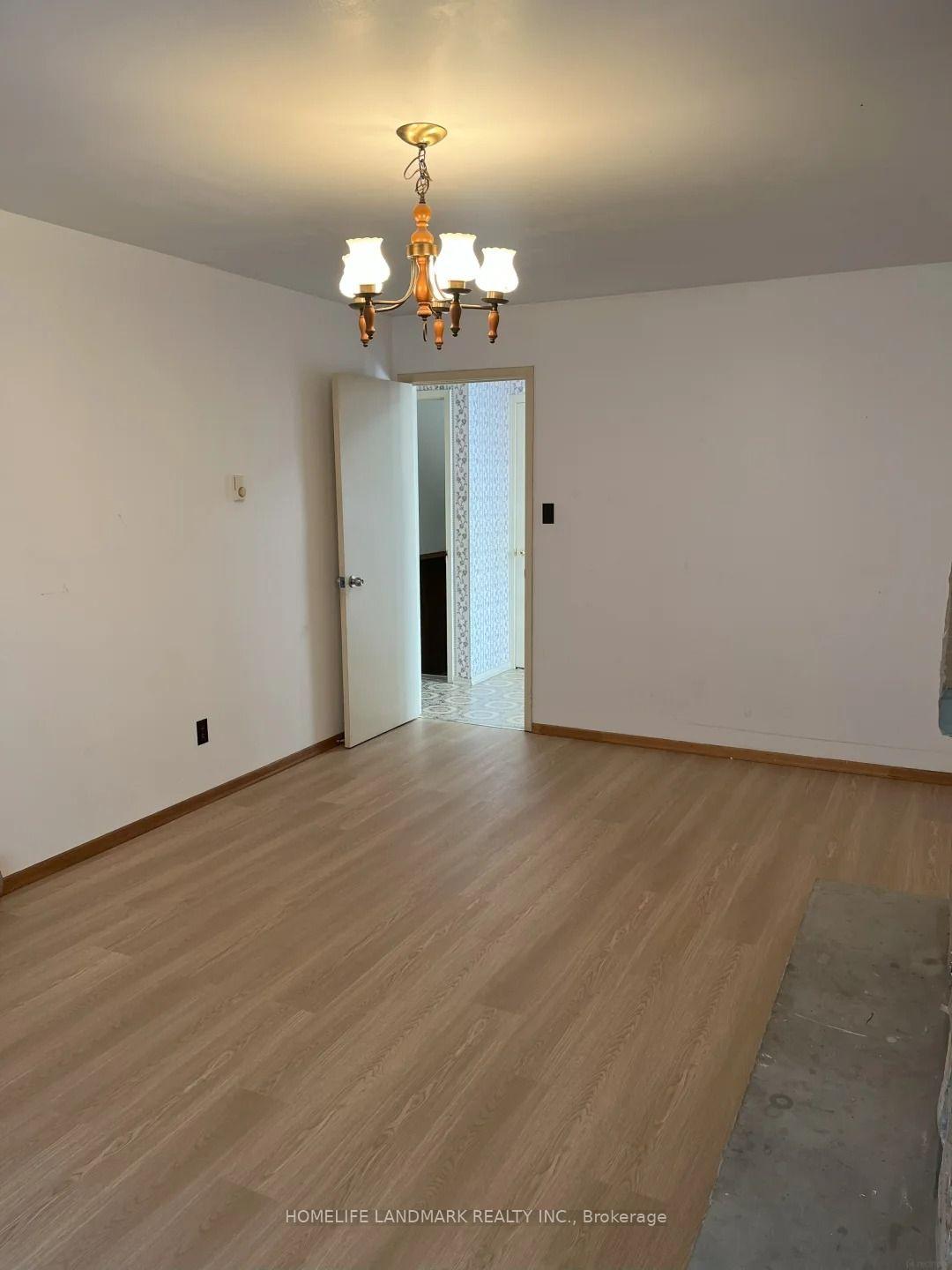 Photo 5 of Unit Lower, 137 Angus Drive, North York, Don Valley Village — HOMEH