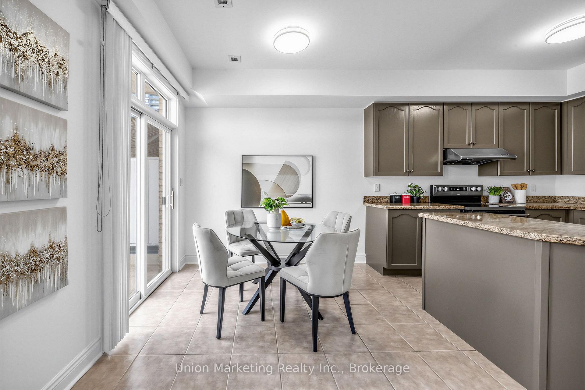Photo 10 of 18 Yachters Lane, Etobicoke, Mimico — HOMEH
