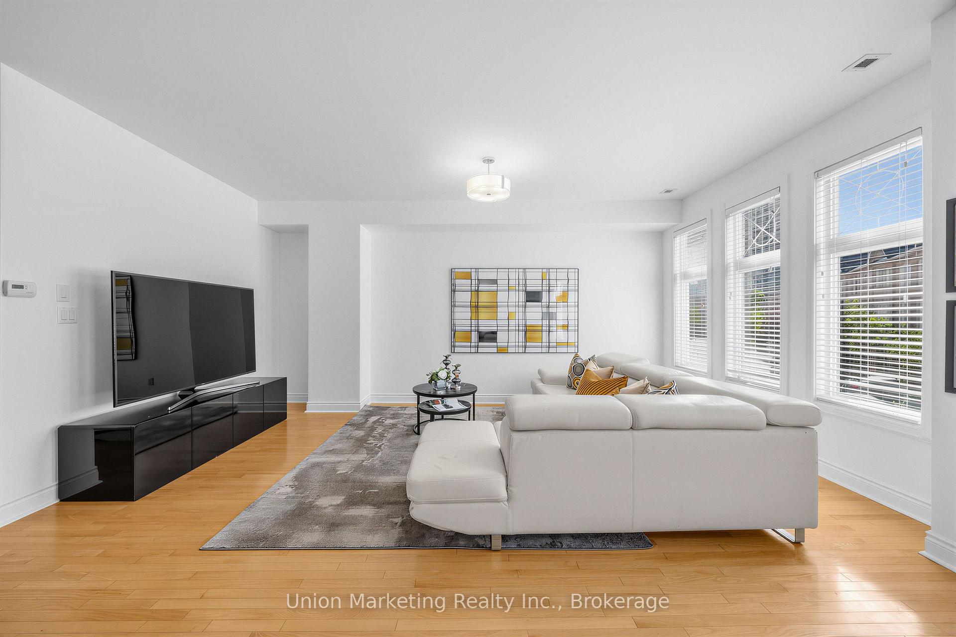Photo 18 of 18 Yachters Lane, Etobicoke, Mimico — HOMEH