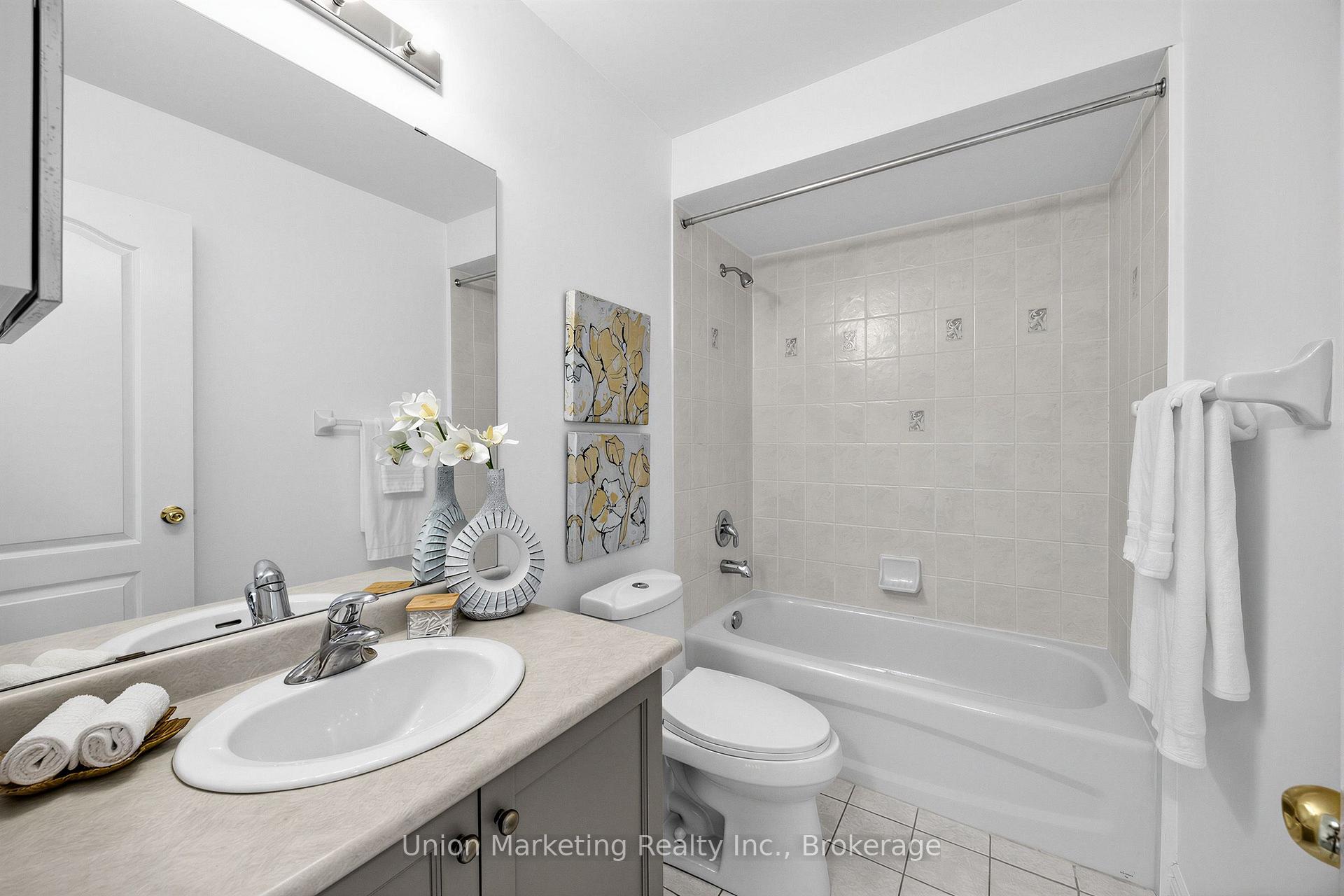 Photo 26 of 18 Yachters Lane, Etobicoke, Mimico — HOMEH