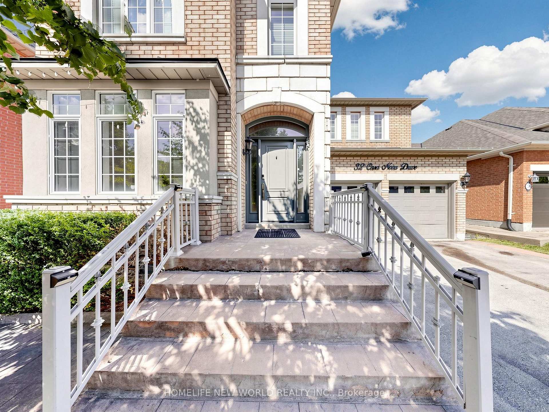 Photo 4 of 32 Casa Nova Drive, Vaughan, Vellore Village — HOMEH