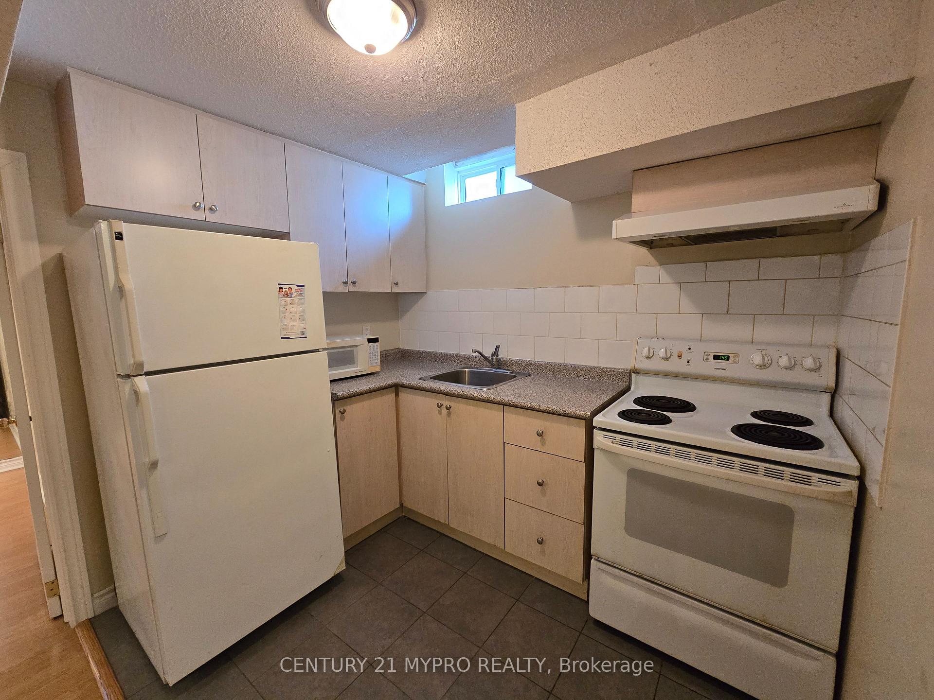 Photo 1 of Unit Lower unit, 10 Bianca Drive, Markham, Village Green-South Unionville — HOMEH