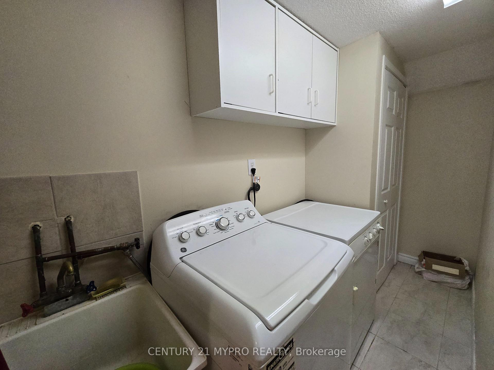 Photo 3 of Unit Lower unit, 10 Bianca Drive, Markham, Village Green-South Unionville — HOMEH