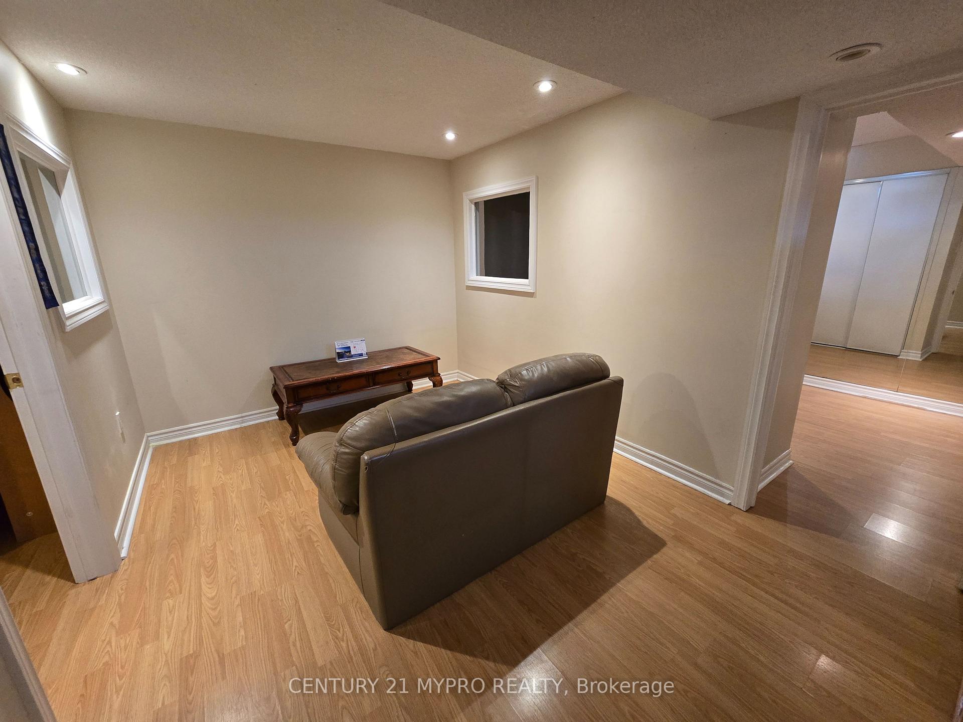 Photo 5 of Unit Lower unit, 10 Bianca Drive, Markham, Village Green-South Unionville — HOMEH