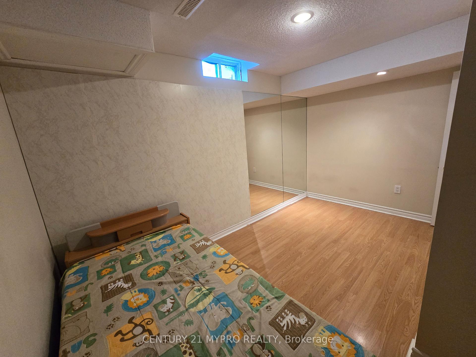 Photo 9 of Unit Lower unit, 10 Bianca Drive, Markham, Village Green-South Unionville — HOMEH