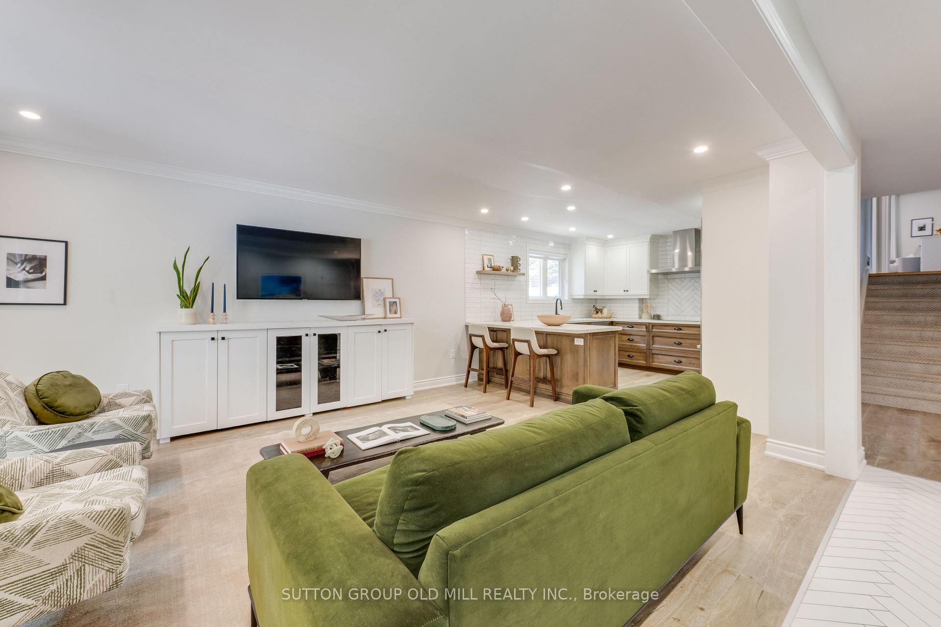 Photo 7 of 85 Bonnyview Drive, Etobicoke, Stonegate-Queensway — HOMEH