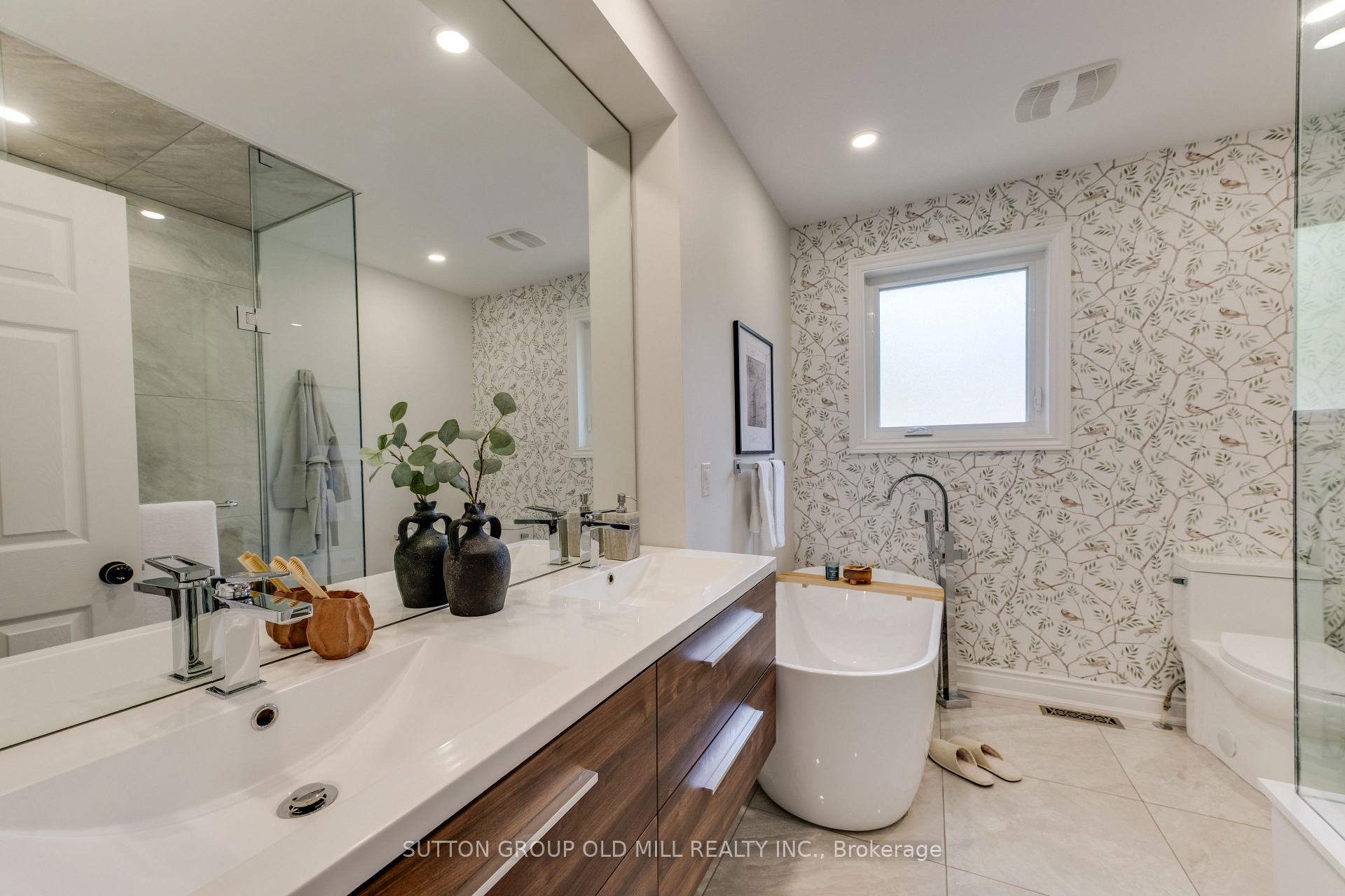 Photo 15 of 85 Bonnyview Drive, Etobicoke, Stonegate-Queensway — HOMEH