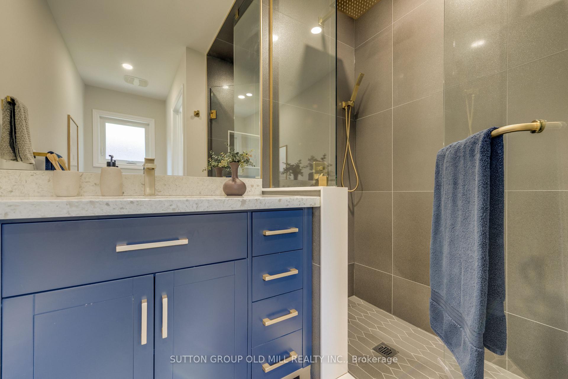 Photo 25 of 85 Bonnyview Drive, Etobicoke, Stonegate-Queensway — HOMEH
