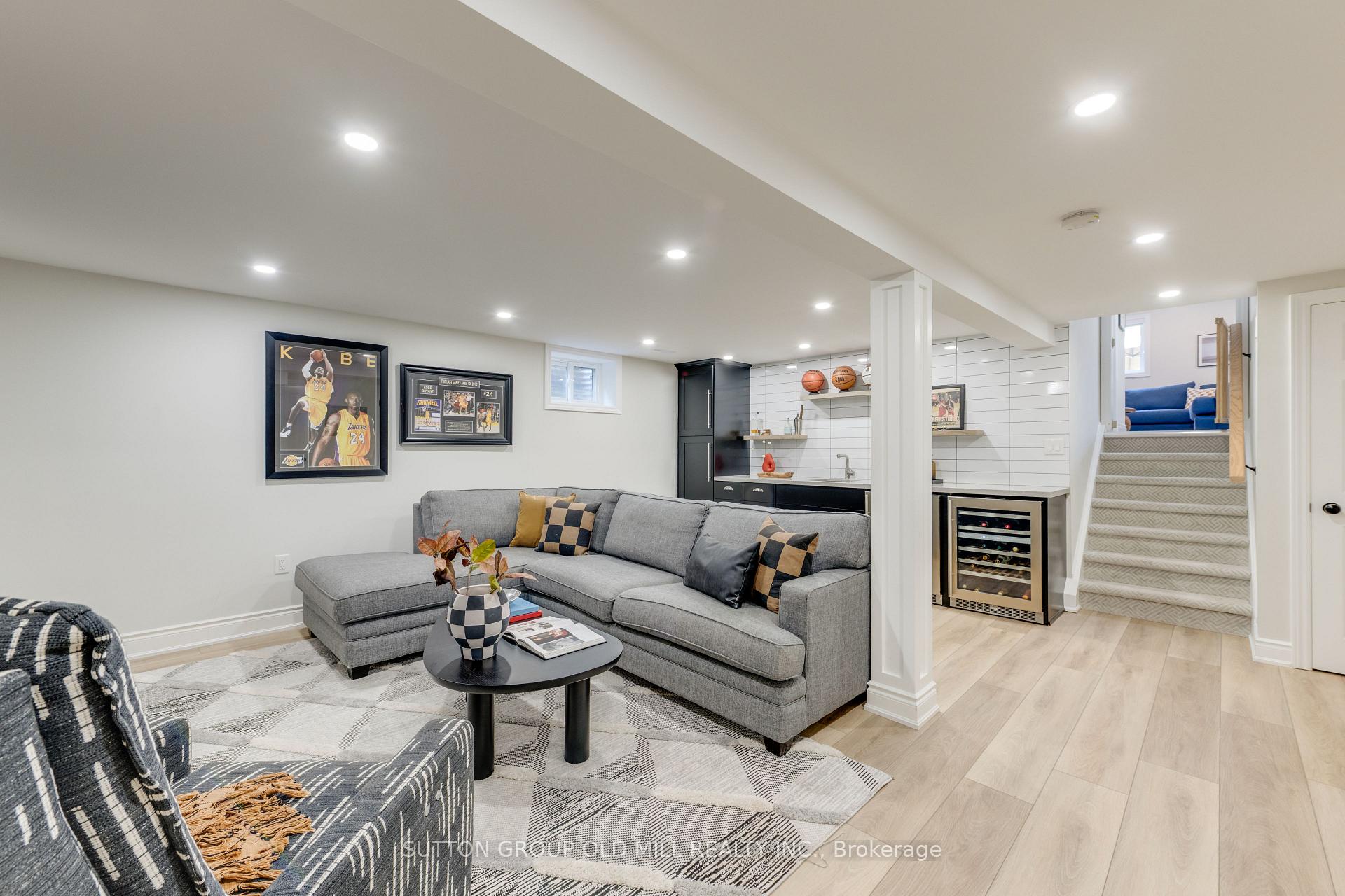 Photo 27 of 85 Bonnyview Drive, Etobicoke, Stonegate-Queensway — HOMEH