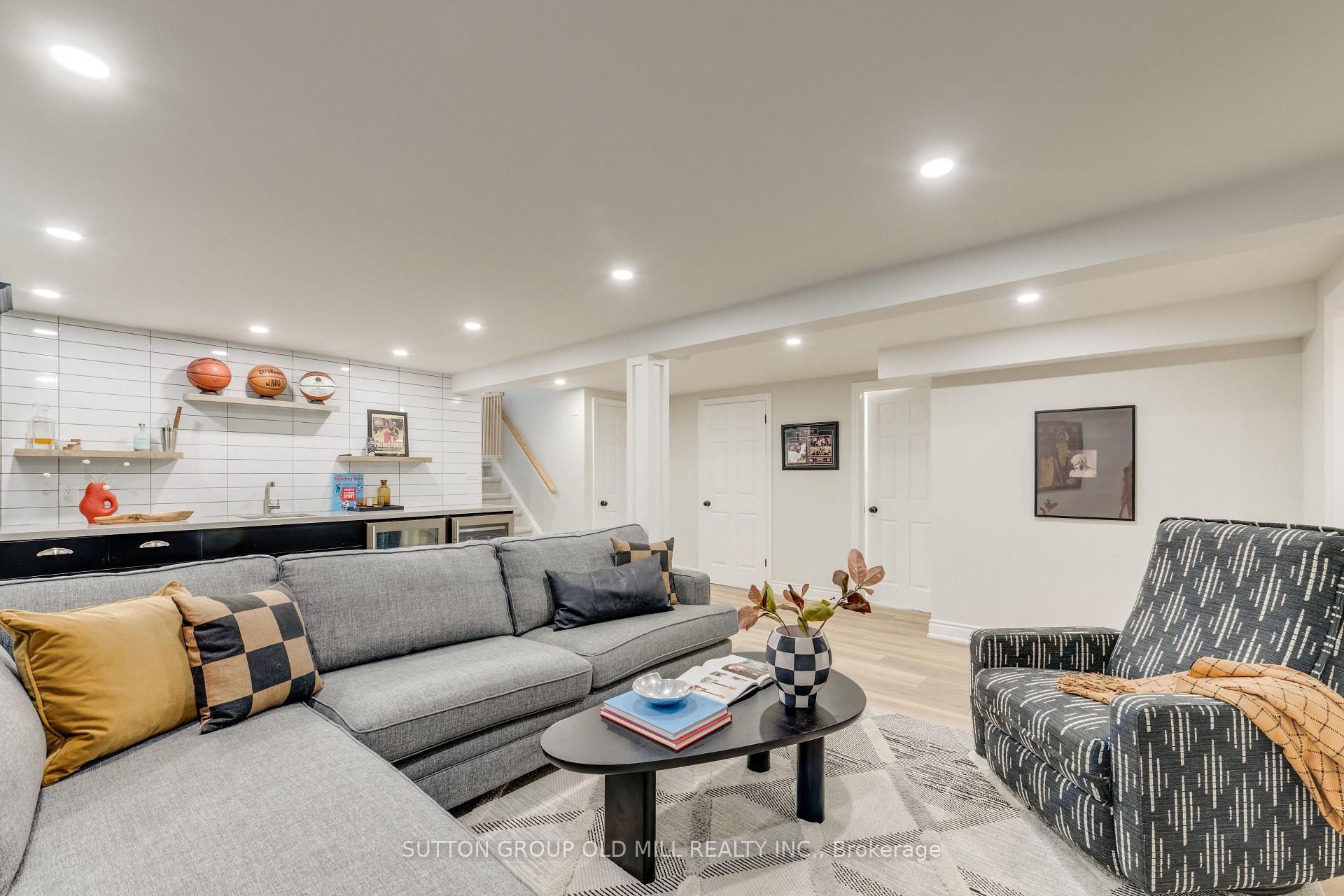 Photo 28 of 85 Bonnyview Drive, Etobicoke, Stonegate-Queensway — HOMEH