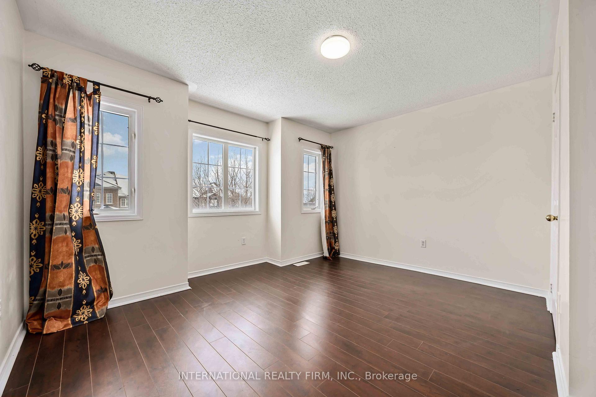 Photo 26 of 340 Flagstone Way, Newmarket, Woodland Hill — HOMEH