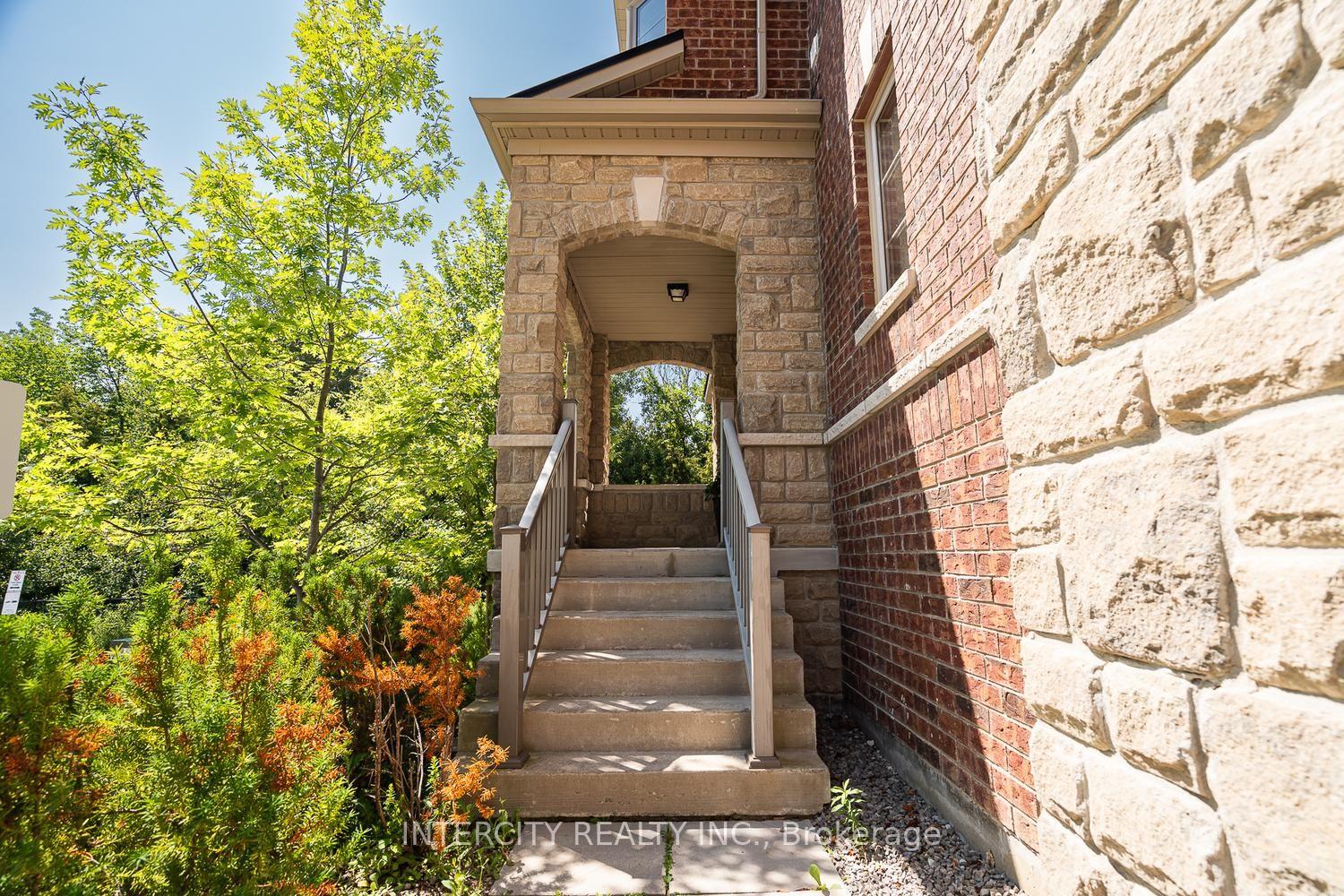 Photo 3 of Unit 116, 1331 Major Mackenzie Drive W, Vaughan, Patterson — HOMEH