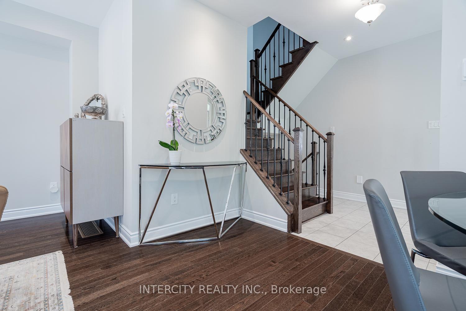 Photo 14 of Unit 116, 1331 Major Mackenzie Drive W, Vaughan, Patterson — HOMEH