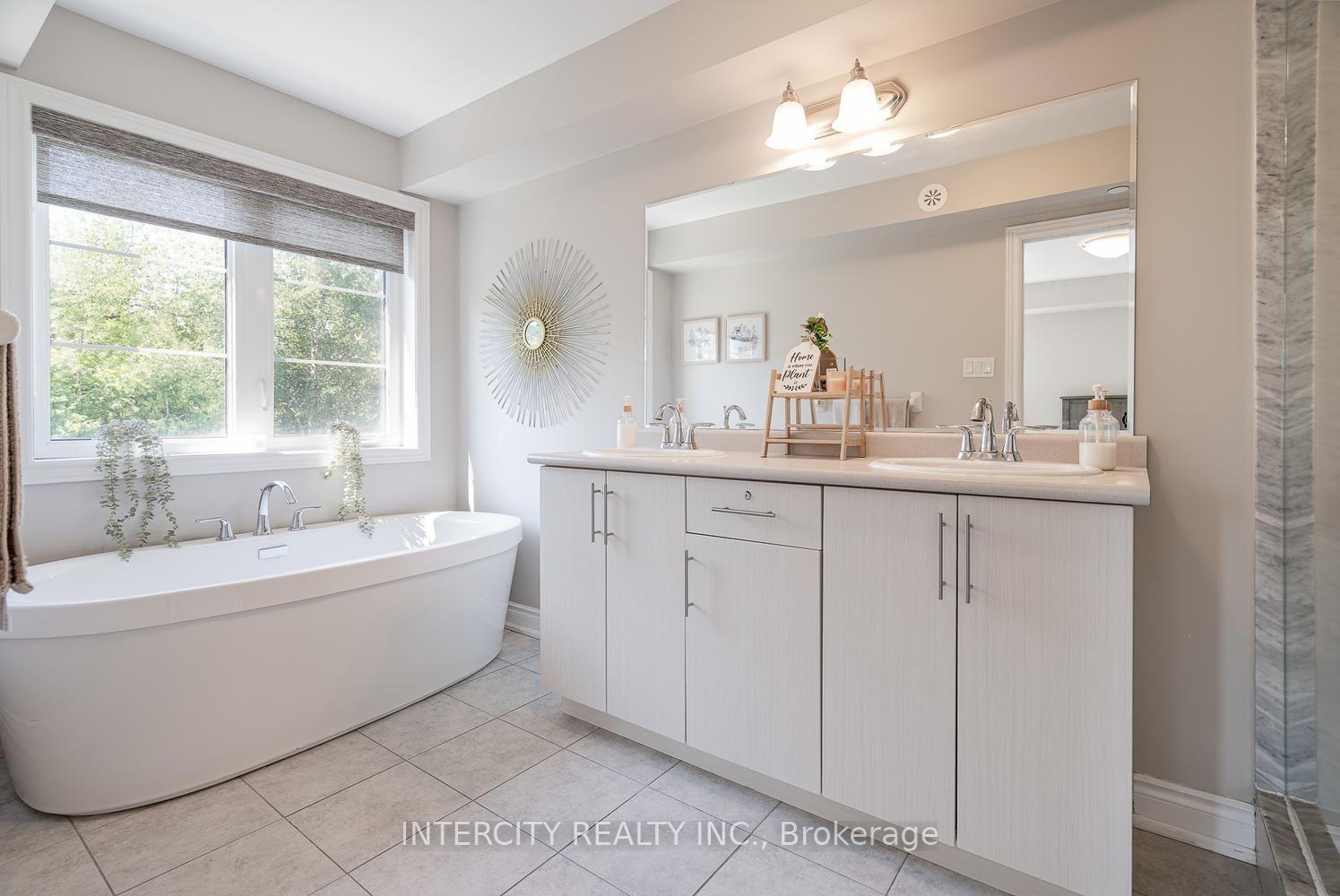 Photo 27 of Unit 116, 1331 Major Mackenzie Drive W, Vaughan, Patterson — HOMEH