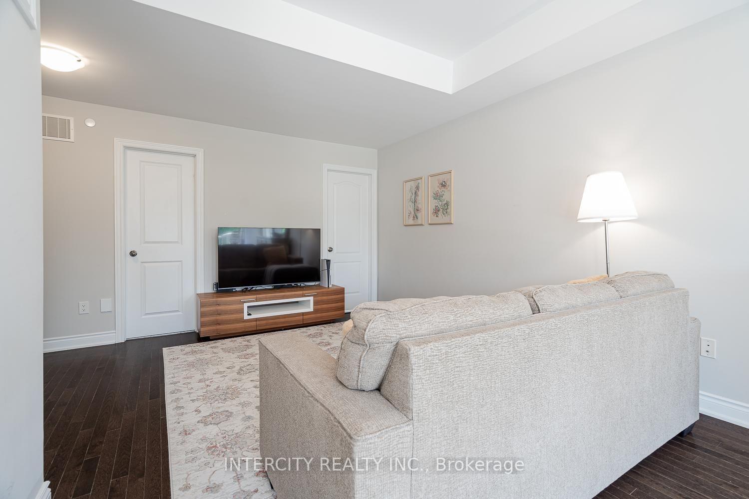 Photo 32 of Unit 116, 1331 Major Mackenzie Drive W, Vaughan, Patterson — HOMEH