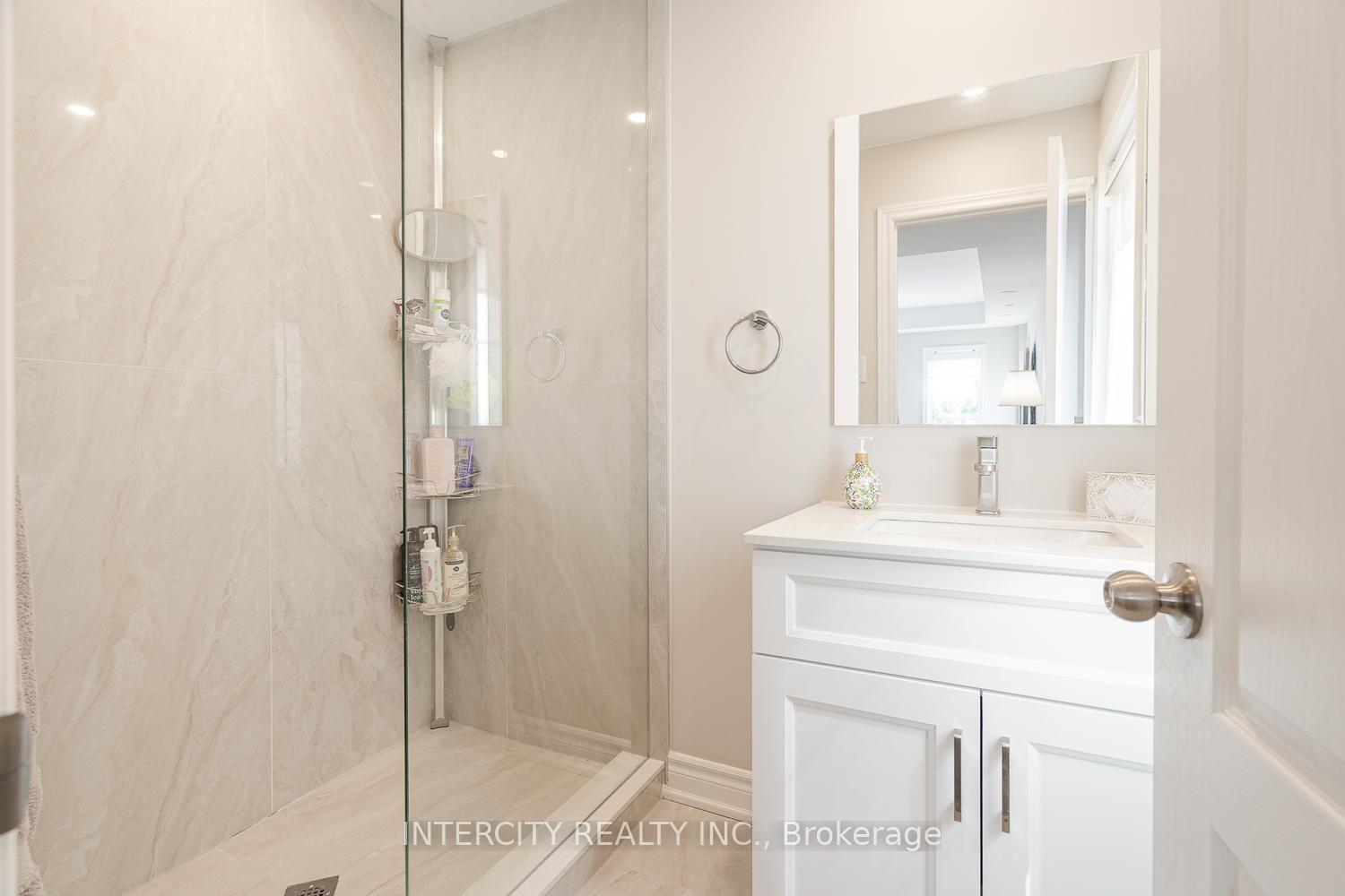 Photo 35 of Unit 116, 1331 Major Mackenzie Drive W, Vaughan, Patterson — HOMEH