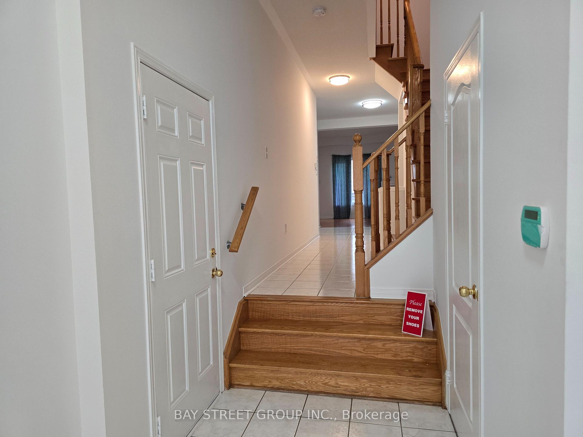 Photo 2 of 88 Dairy Drive, Scarborough, Clairlea-Birchmount — HOMEH