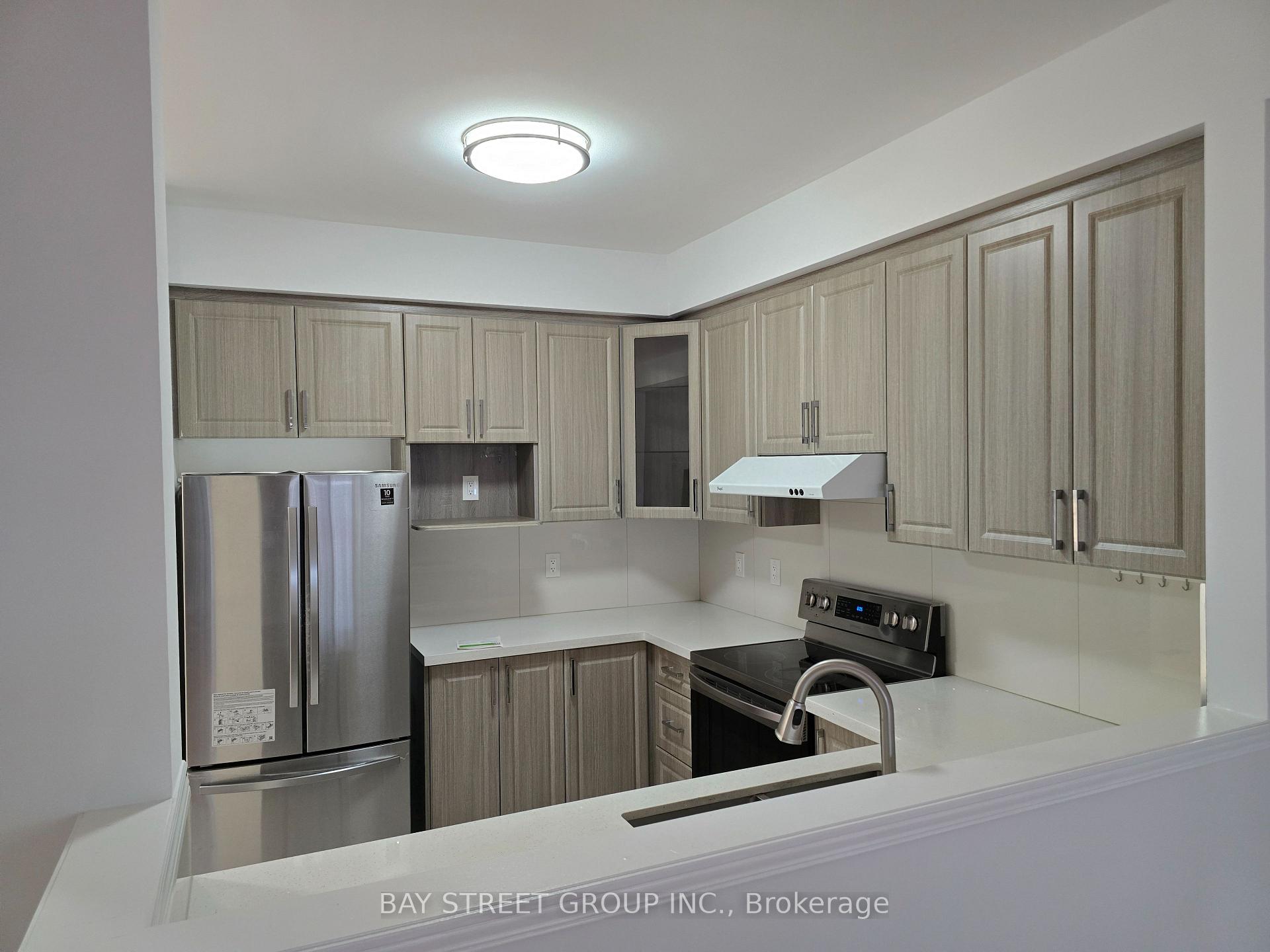 Photo 4 of 88 Dairy Drive, Scarborough, Clairlea-Birchmount — HOMEH