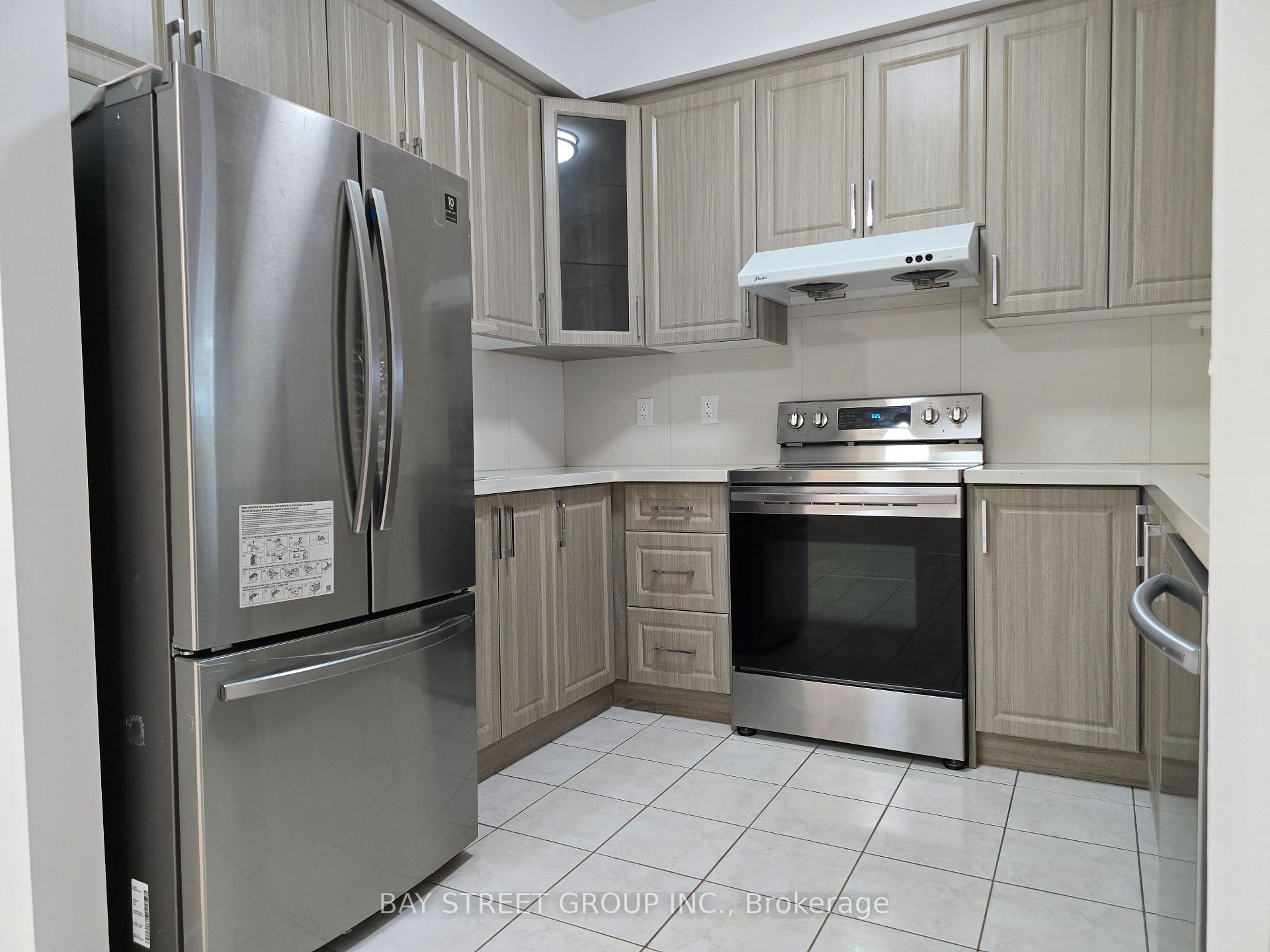 Photo 5 of 88 Dairy Drive, Scarborough, Clairlea-Birchmount — HOMEH