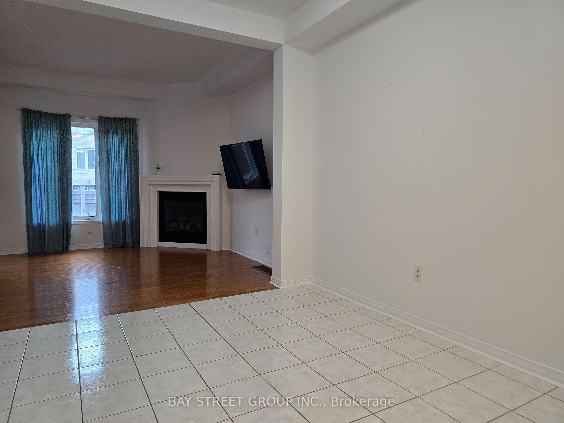 Photo 6 of 88 Dairy Drive, Scarborough, Clairlea-Birchmount — HOMEH