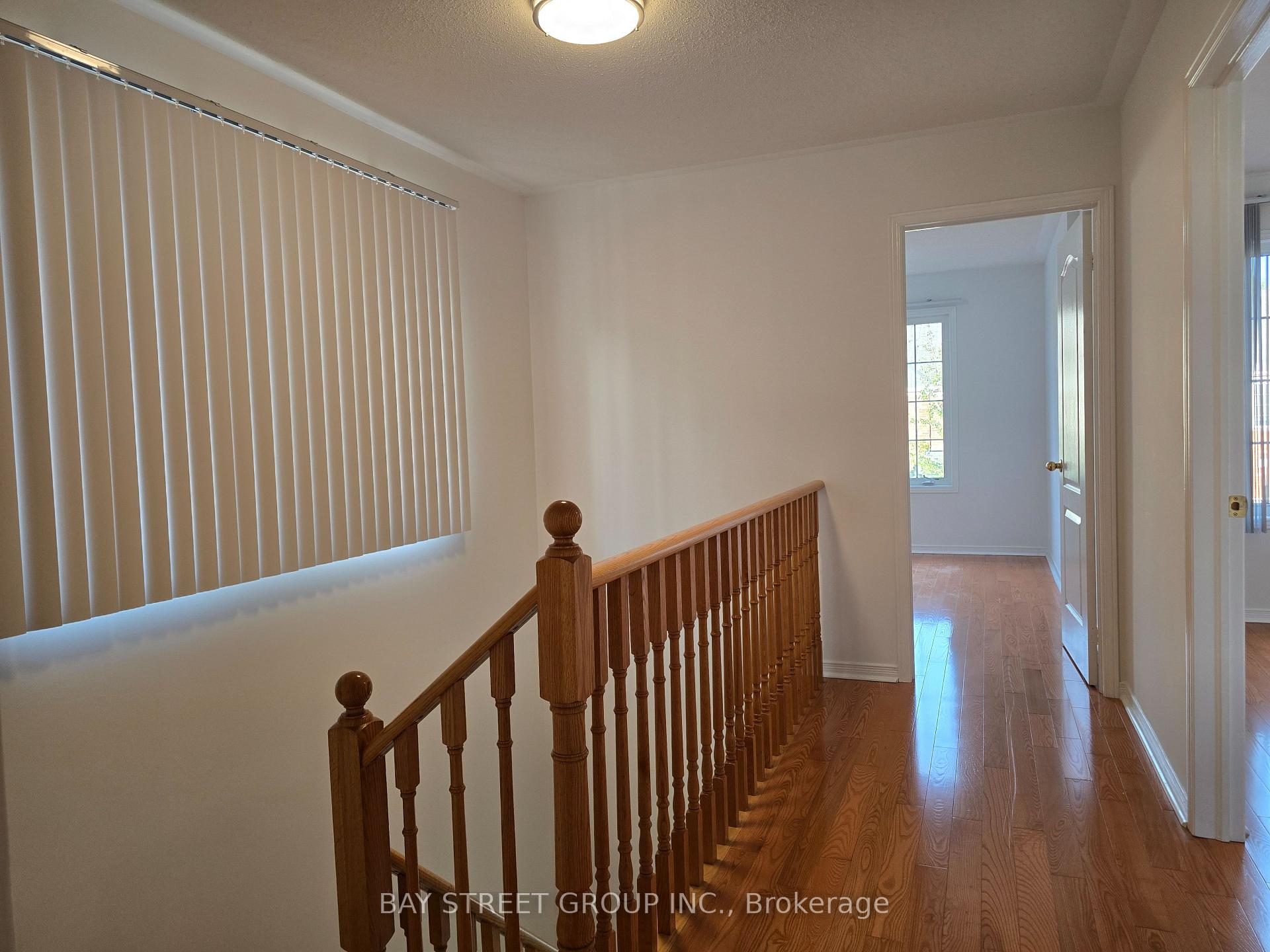 Photo 9 of 88 Dairy Drive, Scarborough, Clairlea-Birchmount — HOMEH