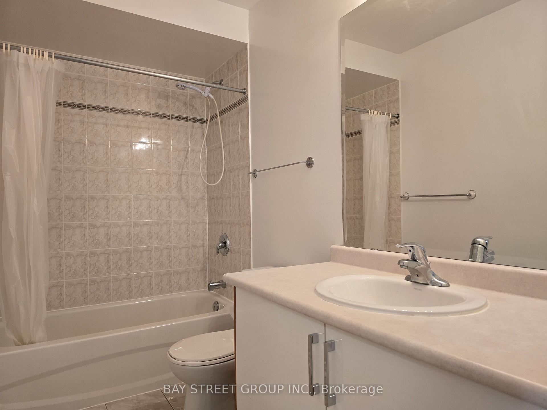 Photo 10 of 88 Dairy Drive, Scarborough, Clairlea-Birchmount — HOMEH