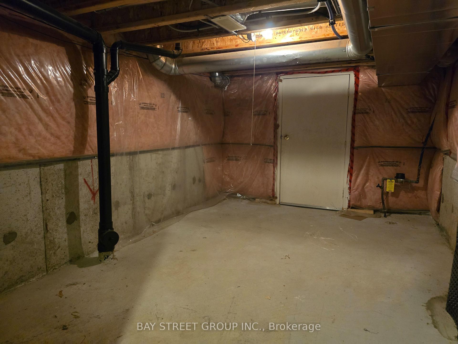Photo 21 of 88 Dairy Drive, Scarborough, Clairlea-Birchmount — HOMEH