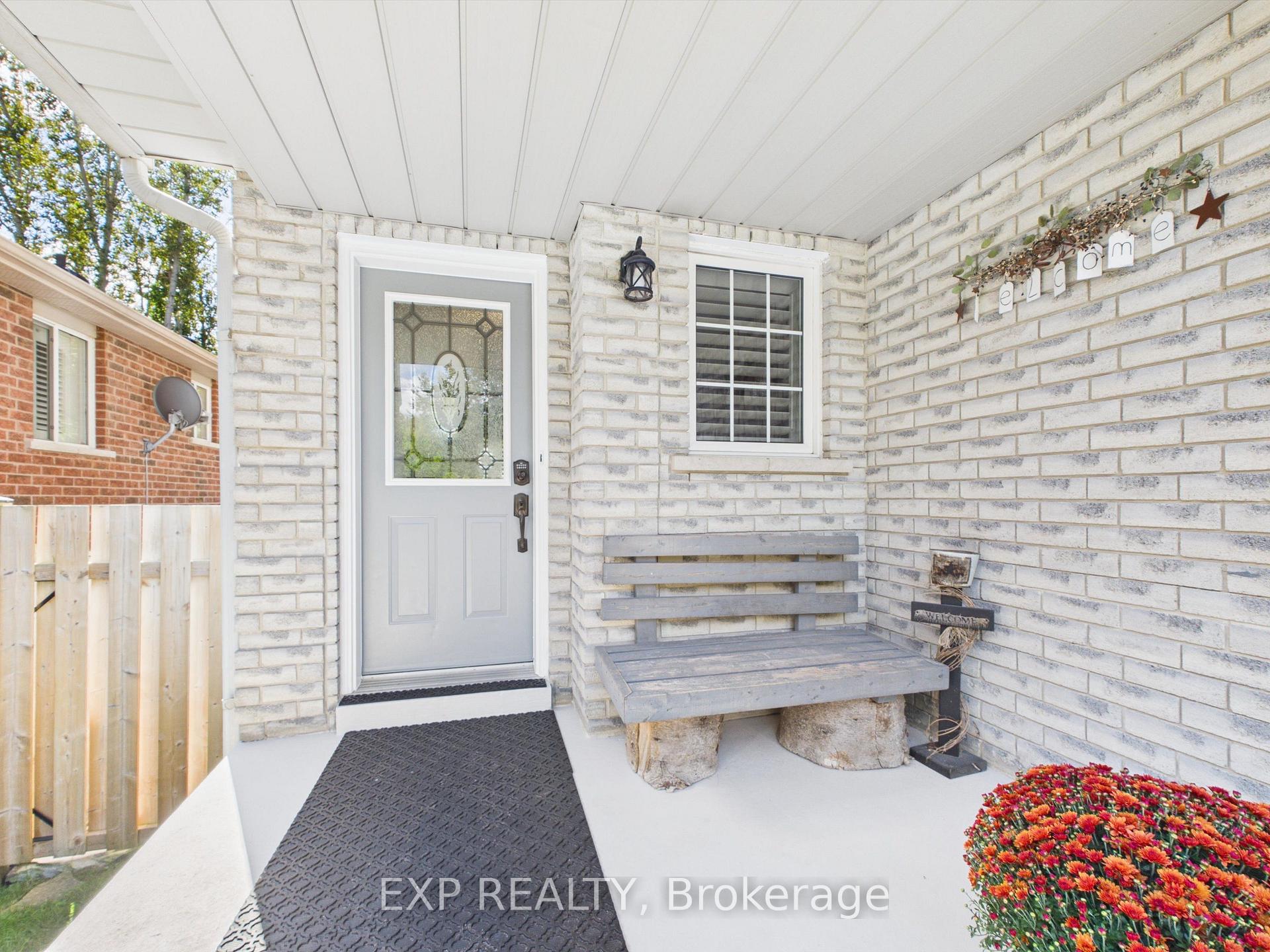 Photo 3 of 23 Mckenzie Crescent, Barrie, Ardagh — HOMEH