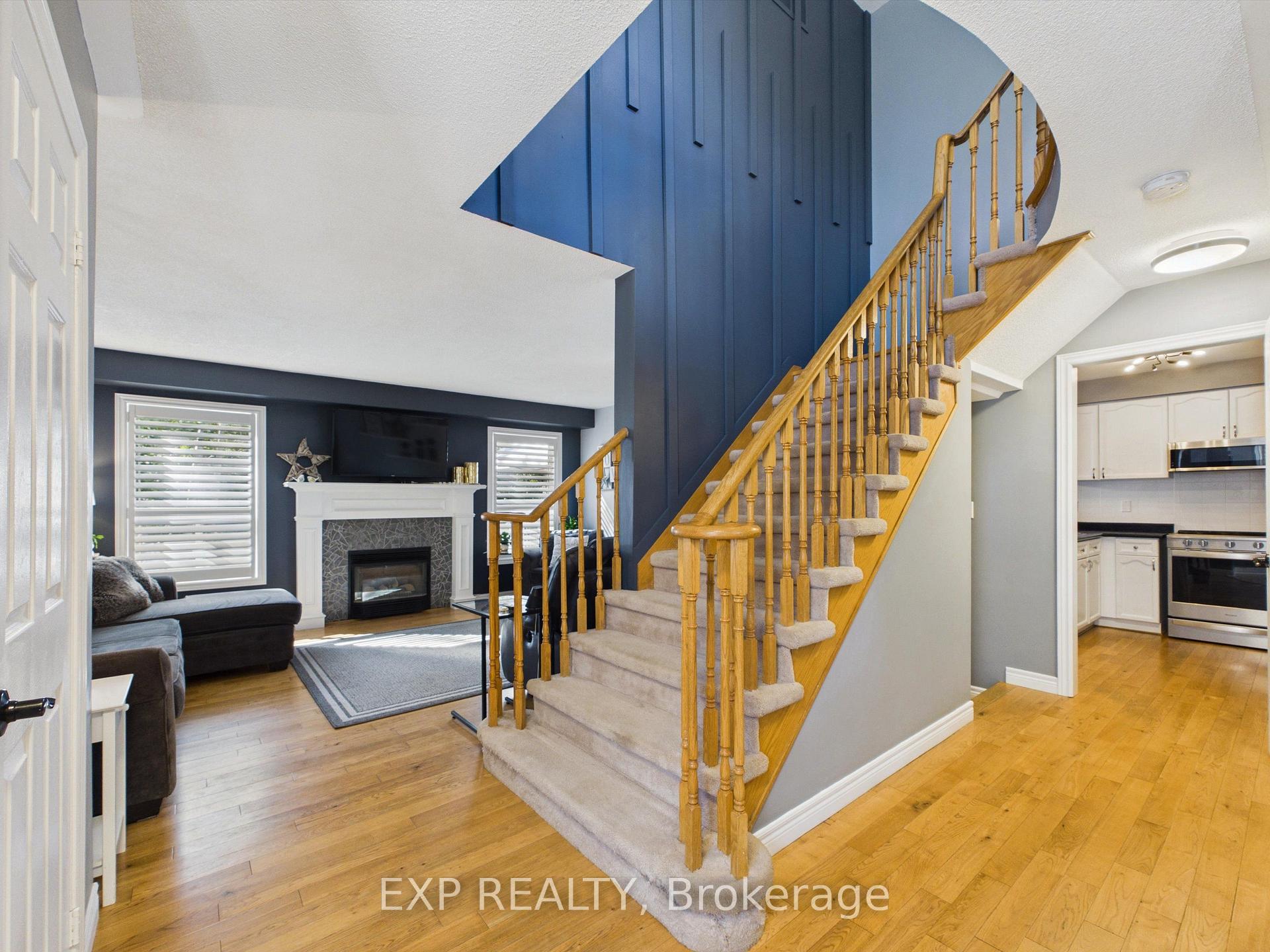 Photo 5 of 23 Mckenzie Crescent, Barrie, Ardagh — HOMEH