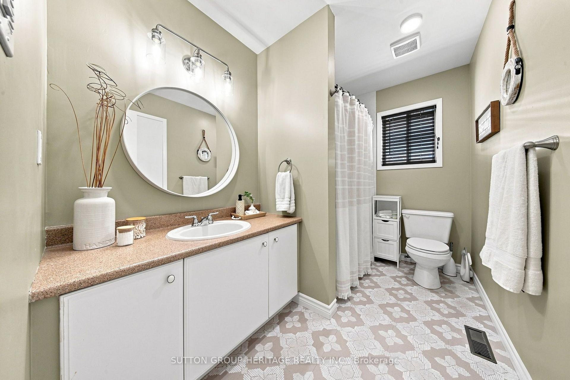 Photo 21 of 1517 Fieldgate Drive, Oshawa, Samac — HOMEH
